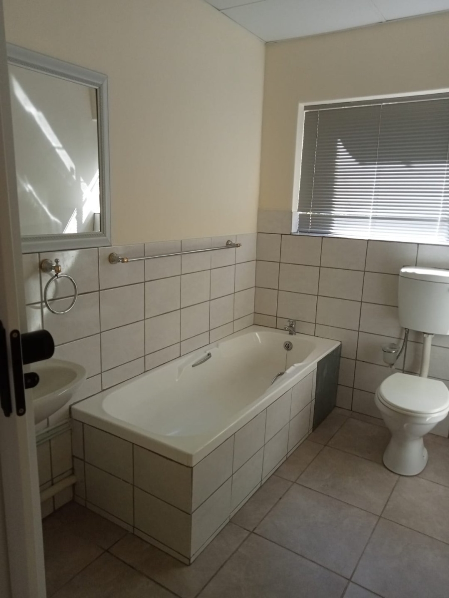 To Let 3 Bedroom Property for Rent in Denneoord Western Cape